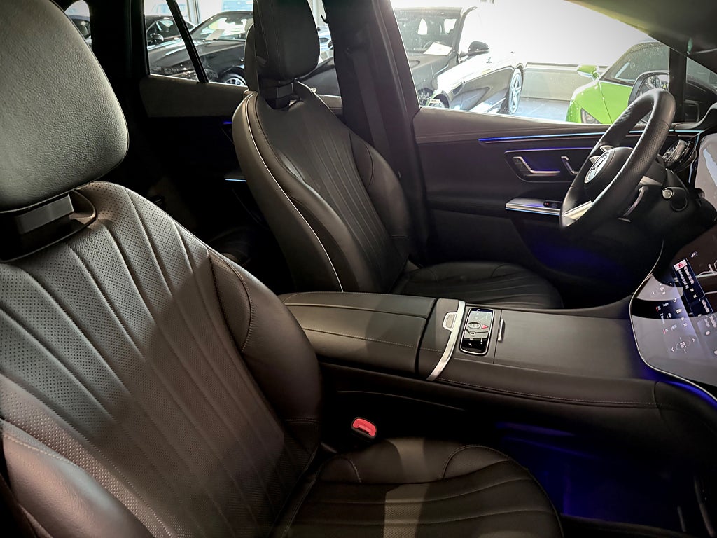 Mercedes-Benz EQE SUV 350 4MATIC AMG Hyperscreen Glastak Läder Drag 22tum - bild 18