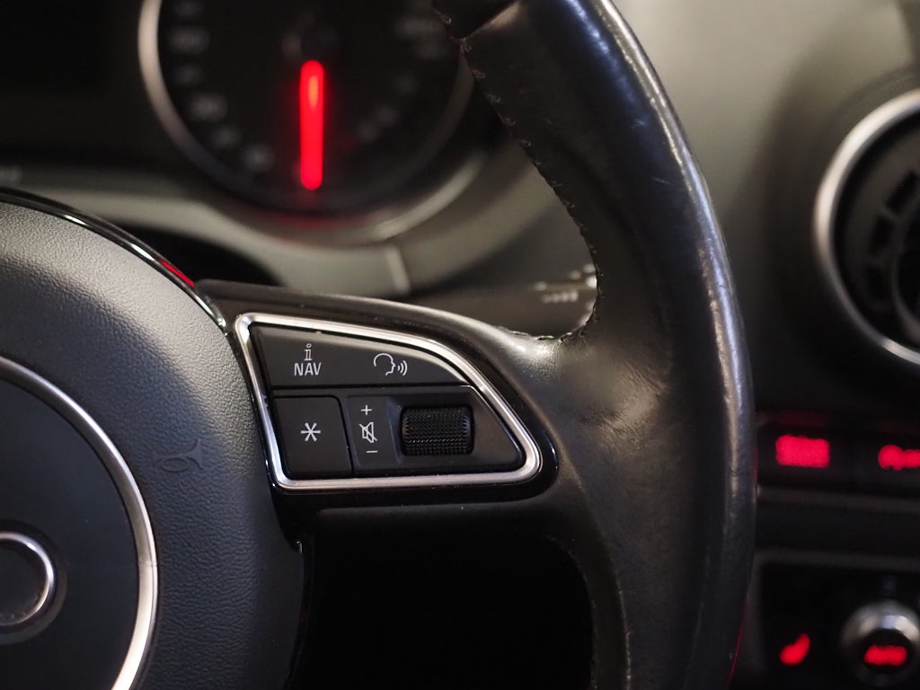 Audi A3 Sportback 1.4 TFSI 125 hk Aut S-Line |PDC|Bluetooth| 2016