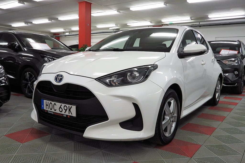 Toyota Yaris Hybrid CVT Active Carplay Kamera SoV Hjul 