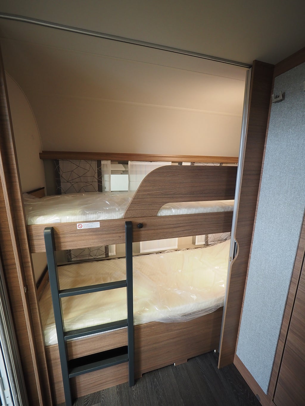 Knaus Sport 500 QDK Design Paket I Golvvärme