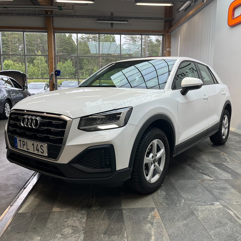 Audi Q2 35 TFSI S Tronic Proline Carplay P-Sensorer