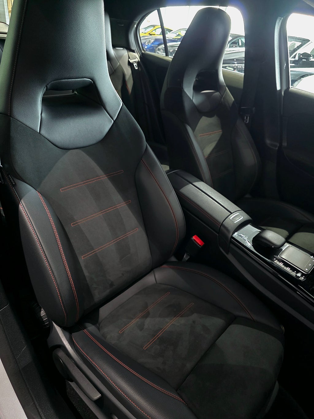 Mercedes-Benz A 200d AMG Widescreen - bild 14