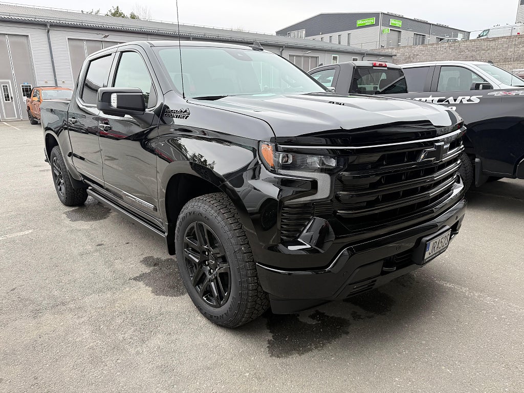 Chevrolet Silverado High Country Midnight Special V8 Årsskatt 2,000 Omg lev