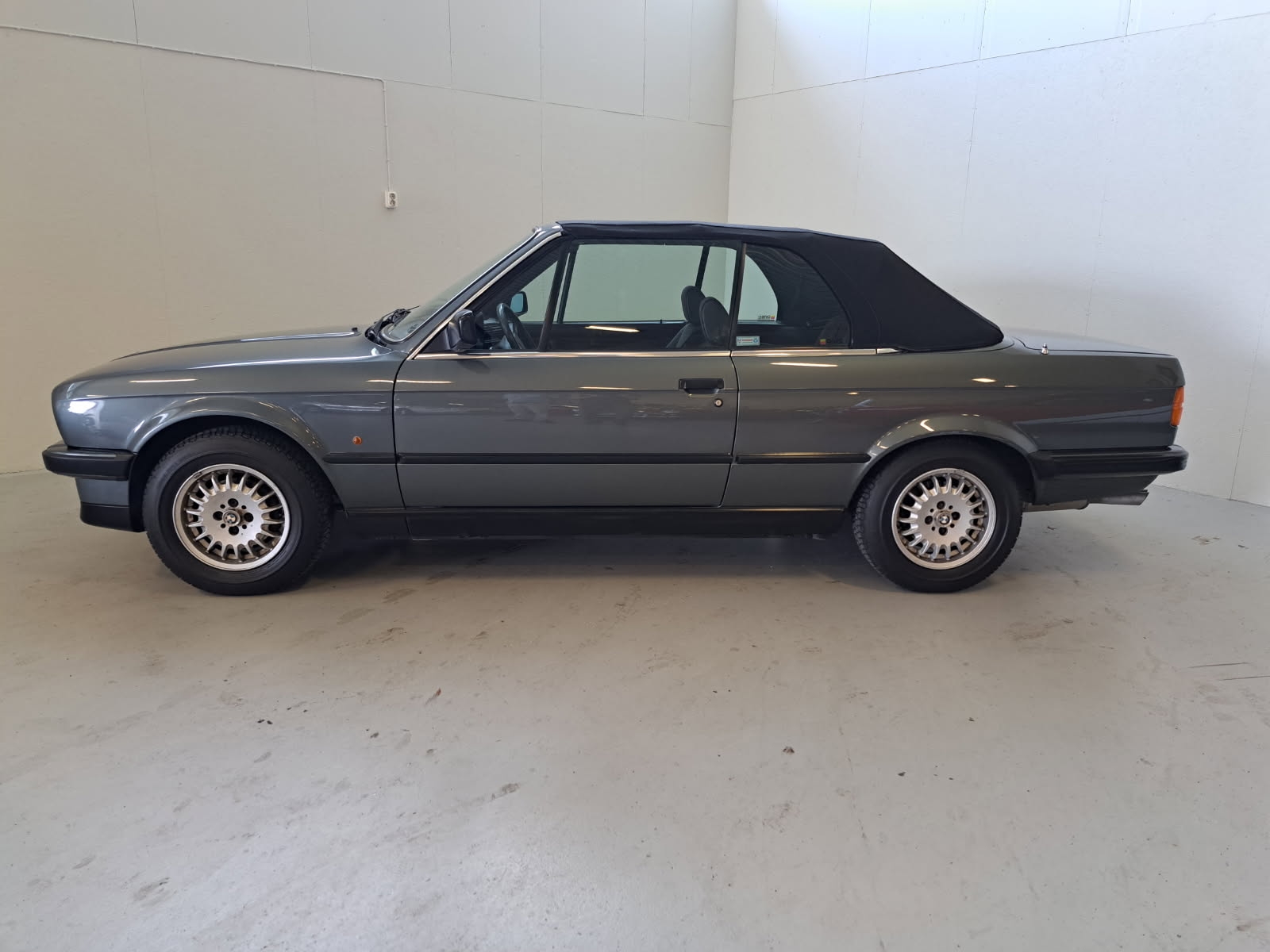 BMW 325 I Convertible 1987, bild 3/10