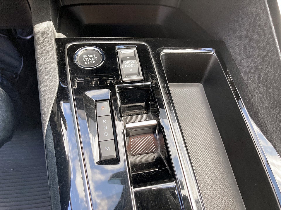 Bild på Peugeot 5008 GT Blackpack 1.2 PT 130hk Aut 7-SITS B-KAMERA CARPLAY