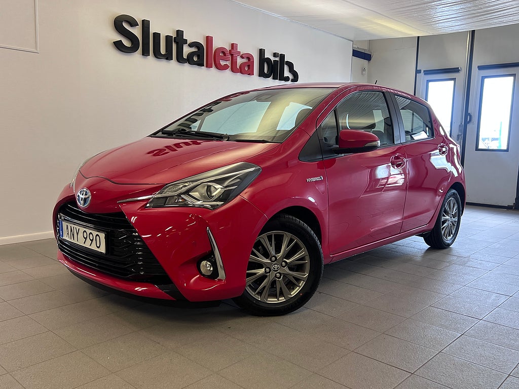 Toyota Yaris Hybrid e-CVT Aut B-kamera Euro 6 Nya S/V däck ingår!