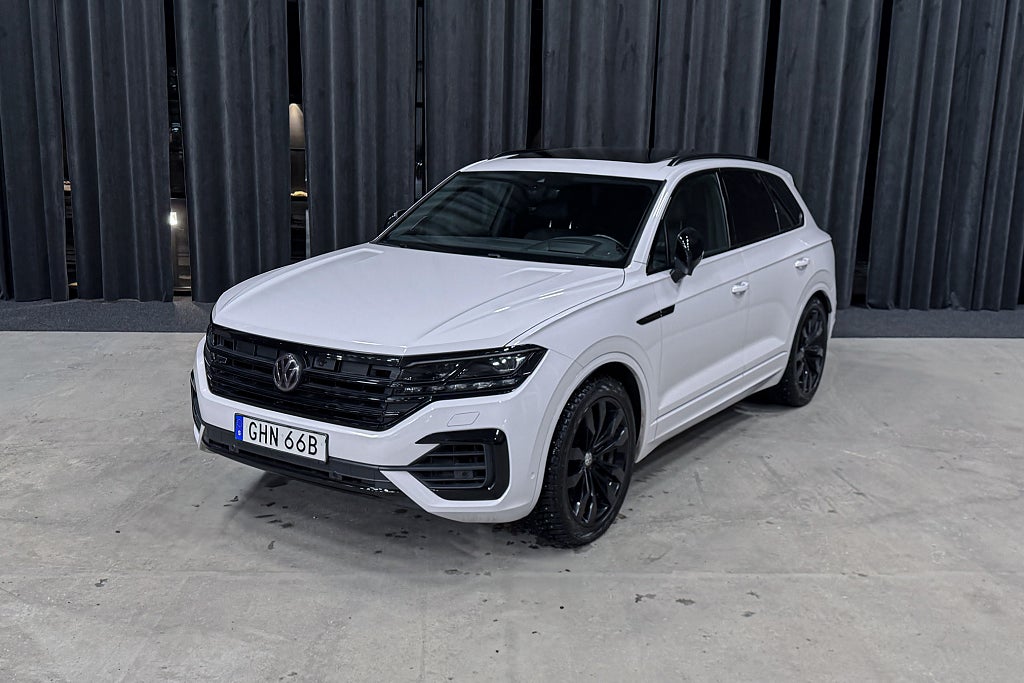 Volkswagen Touareg 3.0 V6 TDI R-Line|Innovation|Massage|