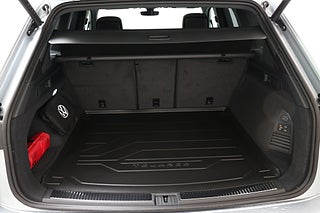 SUV Volkswagen Touareg 30 av 30