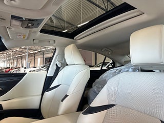 Lexus ES 300h 2.5 E-CVT Limited Edition S&V-hjul/Taklucka/Kamera – bild 17