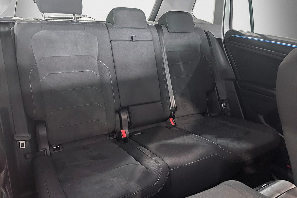Volkswagen Tiguan eHybrid  245hk Elegance | Kamera | Drag | 2022