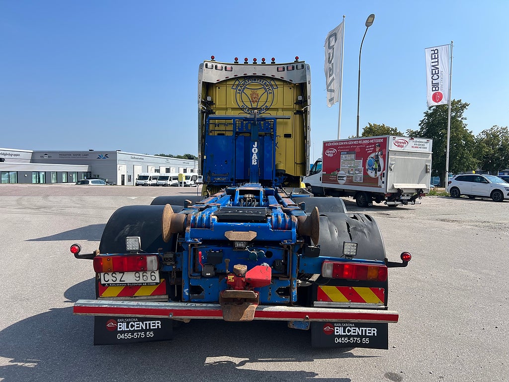 Scania R560 V8 6x4 Tandem, Lastväxlare