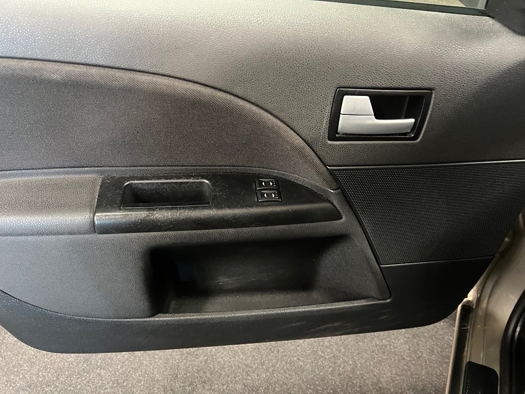 Ford Mondeo Hatchback 2.0 Manual, 145hp, 2003