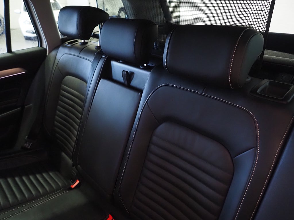 Volkswagen Passat Alltrack 2.0 TDI 4Motion Executive D-Värm Skinn Drag Navi 2020