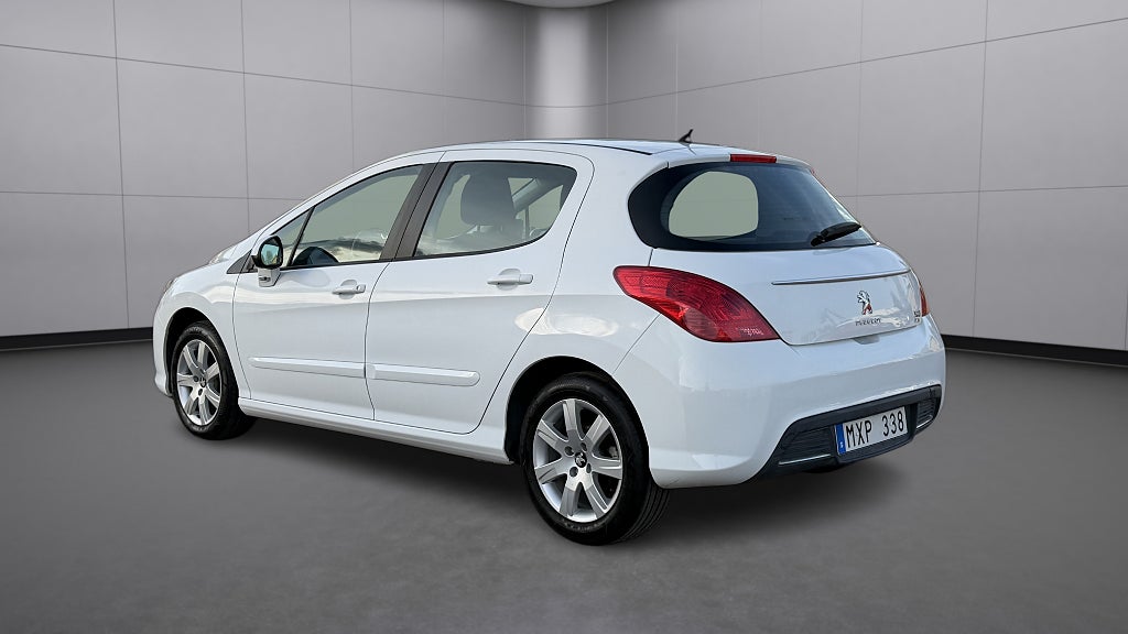 Peugeot 308 5-dörrar 1.6 e-HDi FAP Vinterhjul  - miniatyr 3