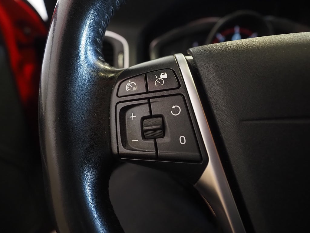 Volvo V60 Cross Country D4 Geartronic 190hk Summum Värmare Skinn P-Sen 2017