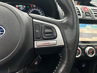 Subaru Forester 2.0 4WD Sov-däck/Drag/Kamera/Pano/Skinn/Kedja/P-sens