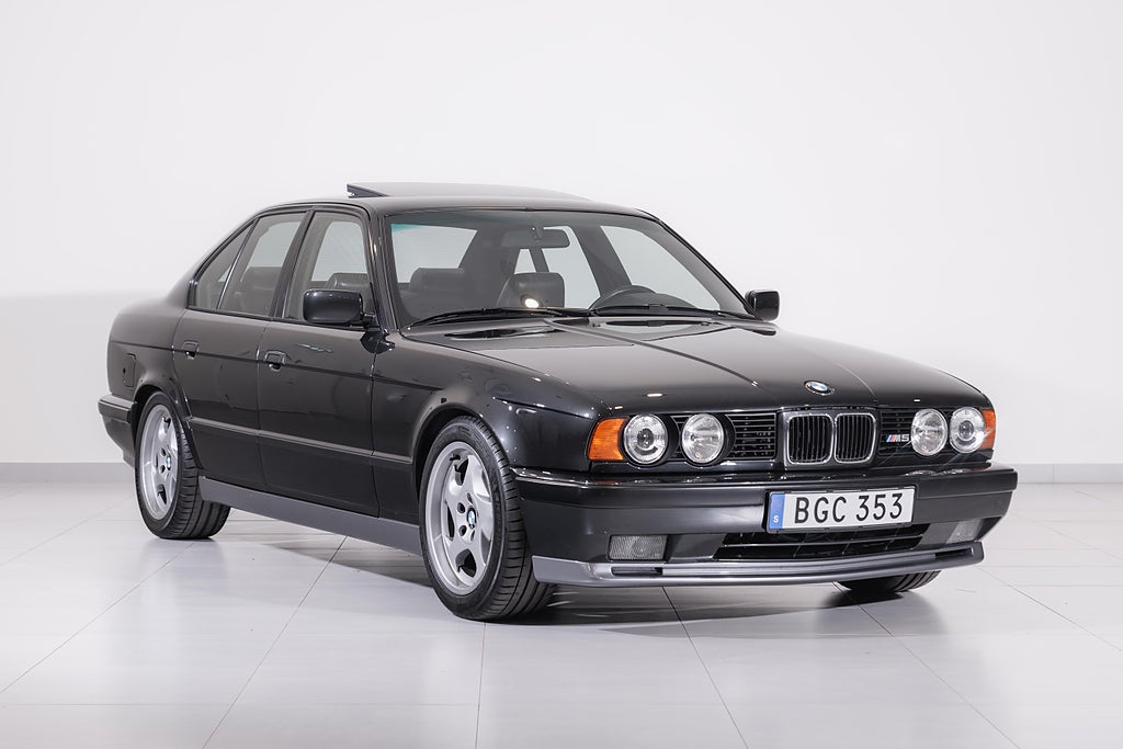 BMW M5 3.8 Sedan Nurburgring paket / Lågmil  