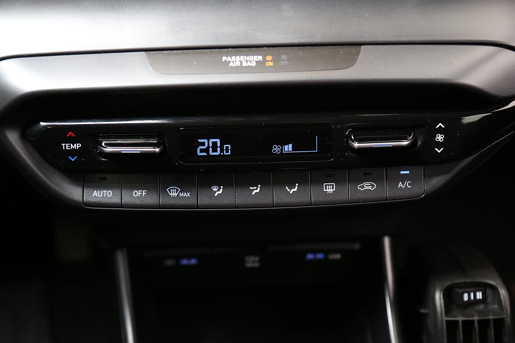 Hyundai i20 1,0 T-GDI 100hk 7DCT MHEV Essential Motorvärmare 2022