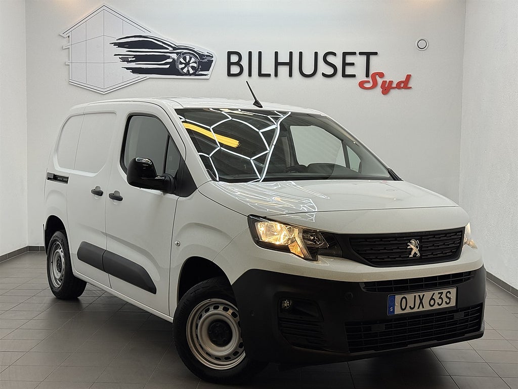 Peugeot Partner L1 1.5 102hk Moms M-värmare/Krok/Carplay/1Brukare