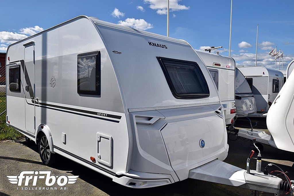 Knaus 450 FU Sport, Dubbelbädd