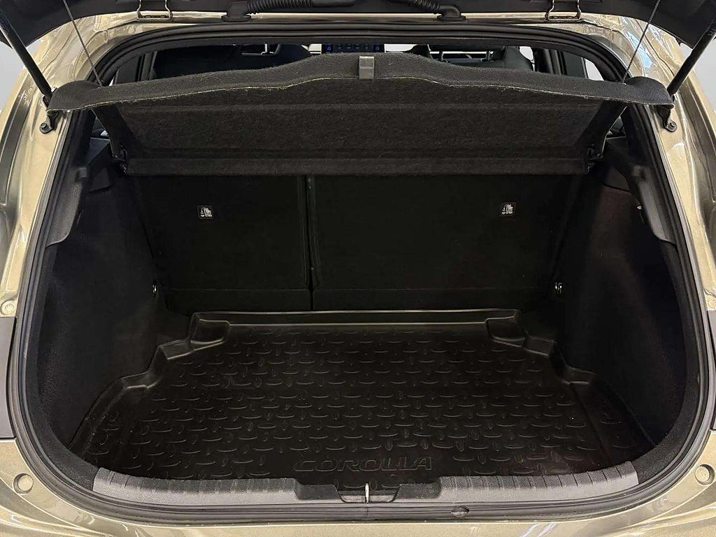 Toyota Corolla Hybrid e-CVT Active  9600 Mil - miniatyr 16