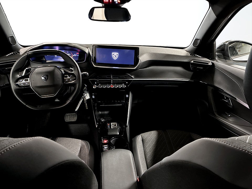 Bild på Peugeot 2008 Allure 1.2 PT 130hk B-KAMERA CARPLAY