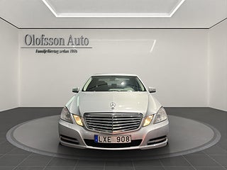 Sedan Mercedes-Benz E 4 av 13