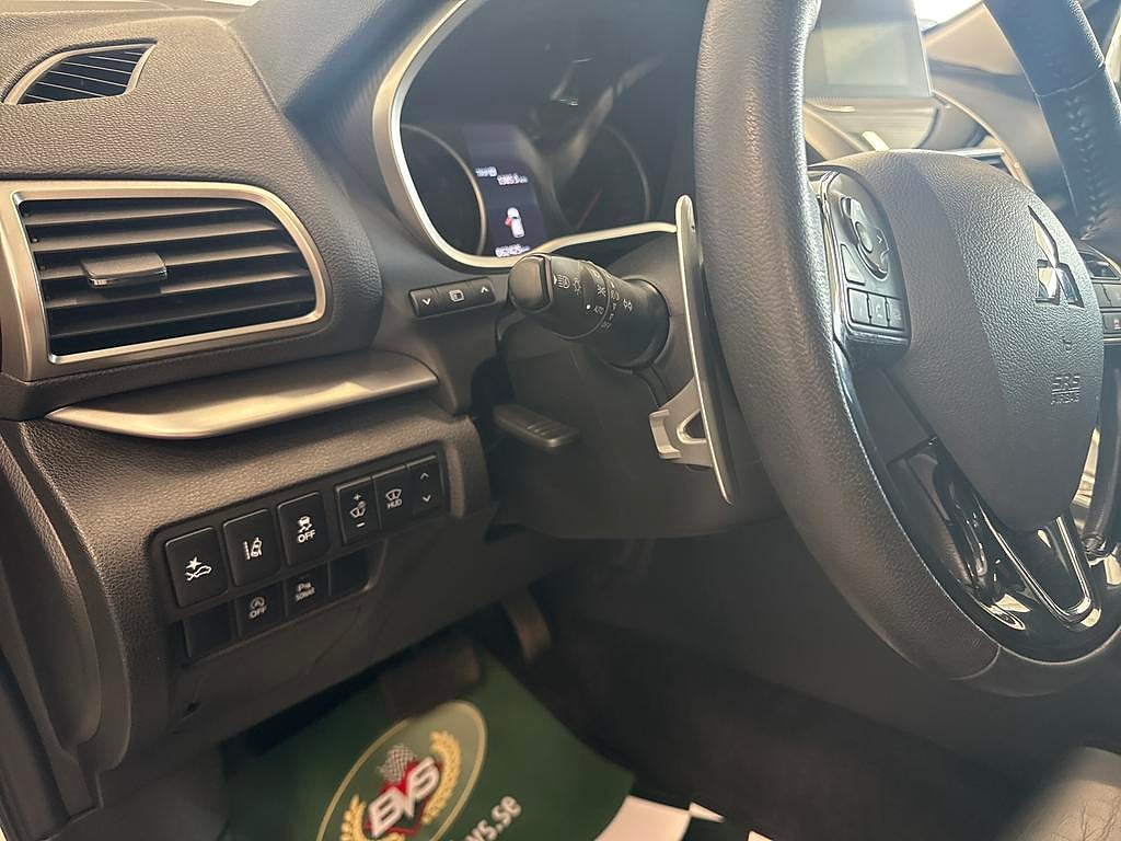 Mitsubishi Eclipse Cross 2018 - miniatyr 12