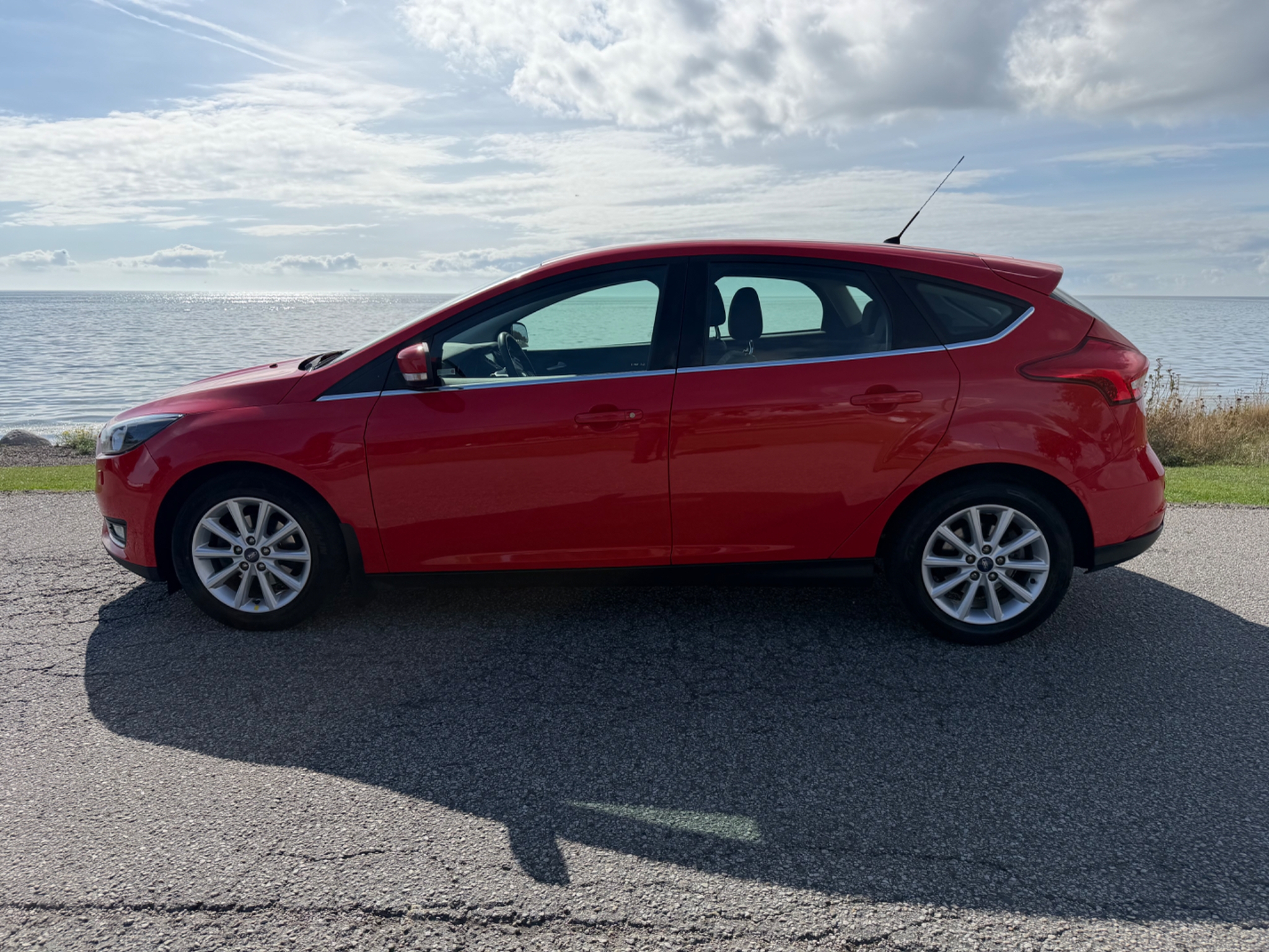 Ford Focus 1.0 Titanium 2016, bild 2/10