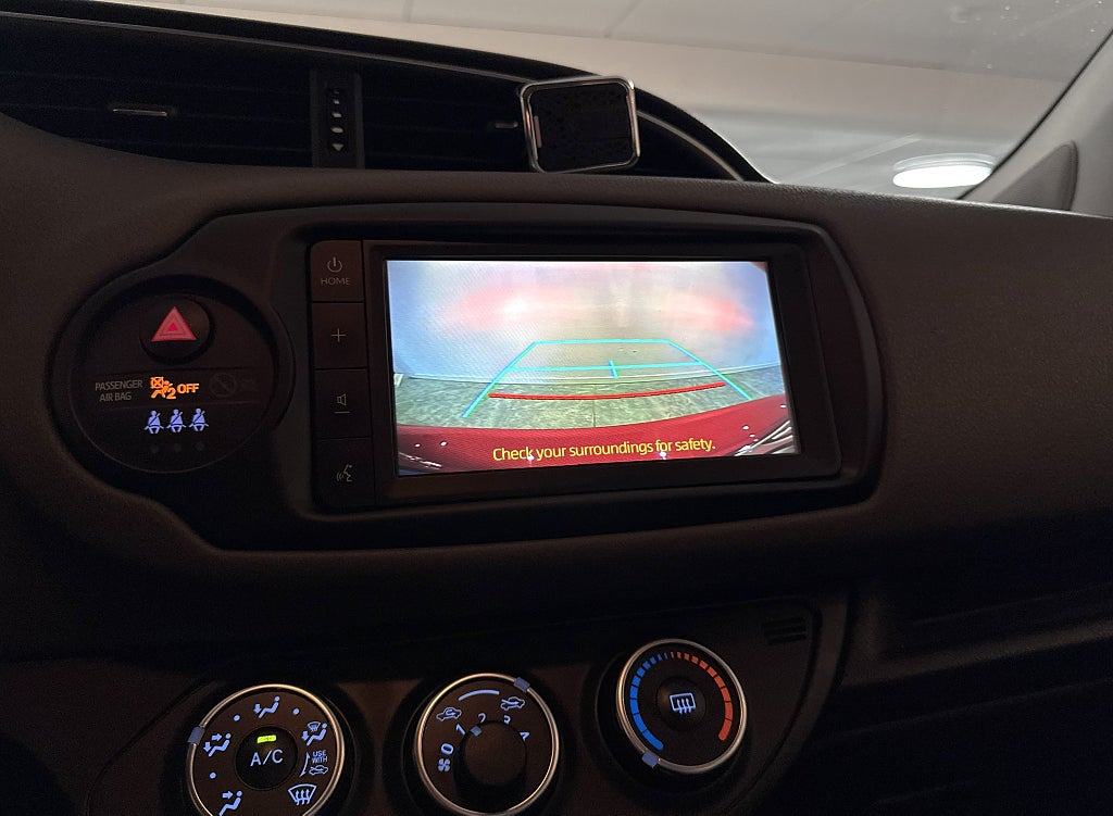 Toyota Yaris 5-dörrar 1.5 VVT-iE Active Euro 6  B-KAMERA LÅGMIL NYBE