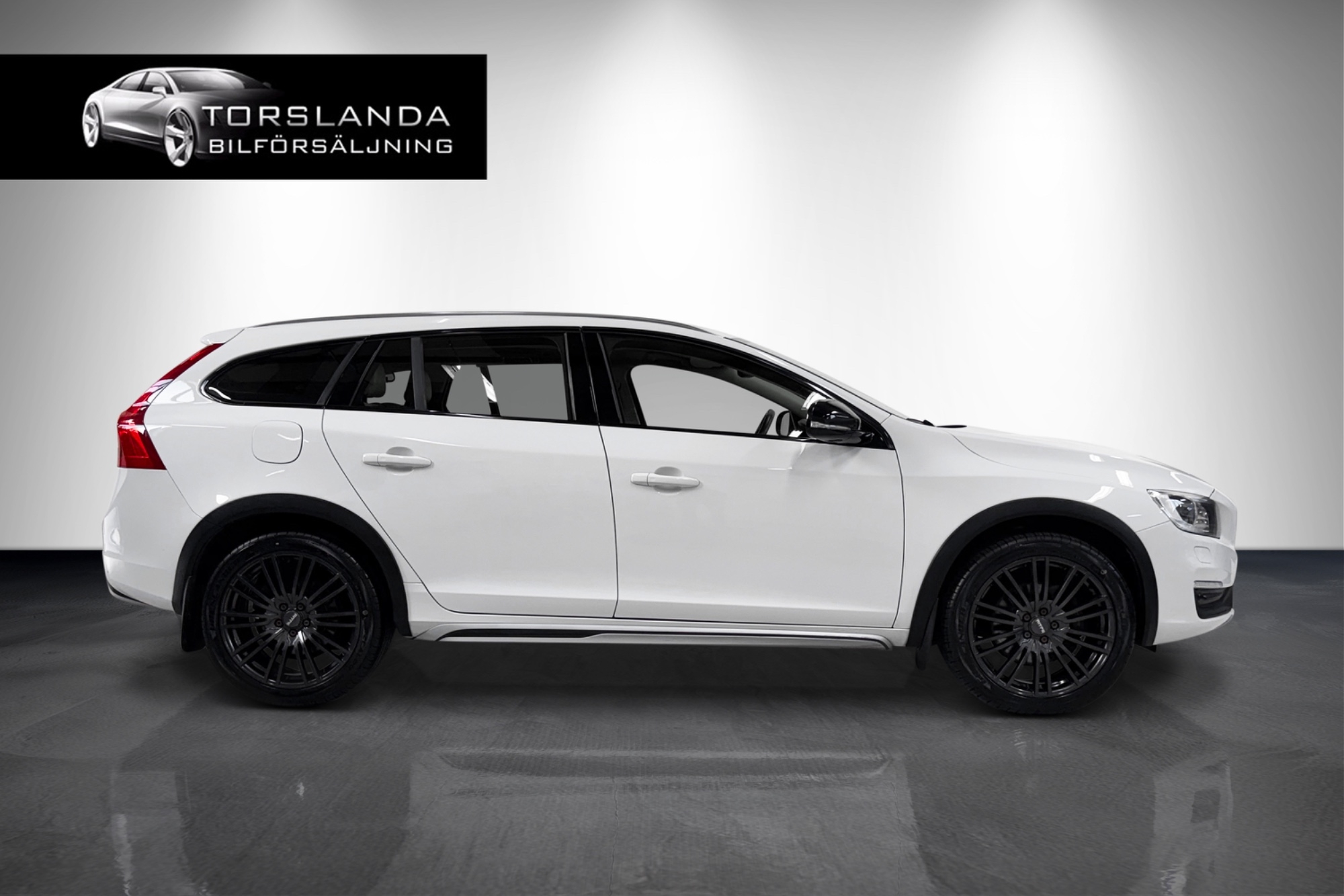 Volvo V60 Cross Country 2018, photo 5/10