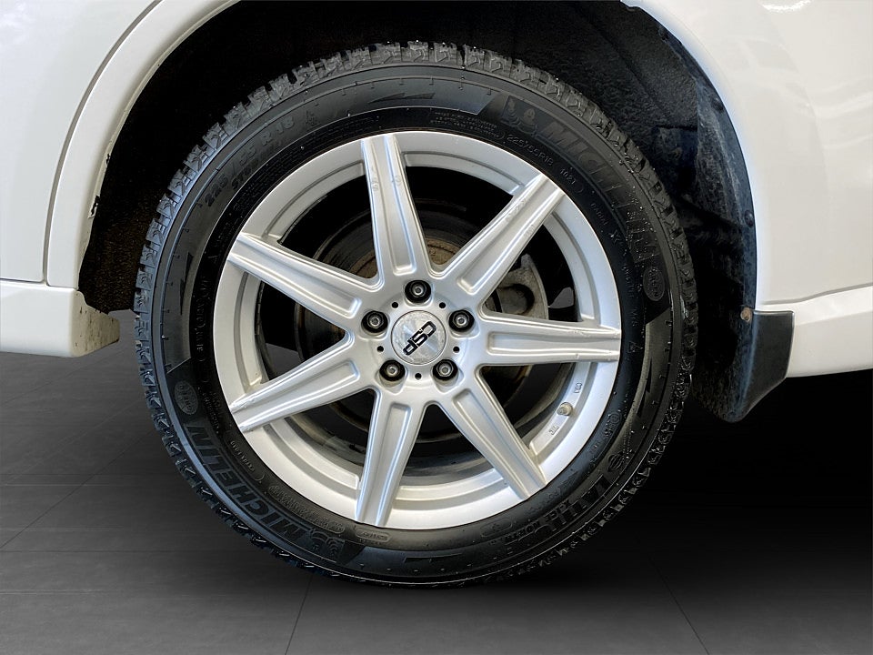 Bild på Mitsubishi Outlander PHEV Aut AWD B-KAMERA PANO ELSTOL 203hk