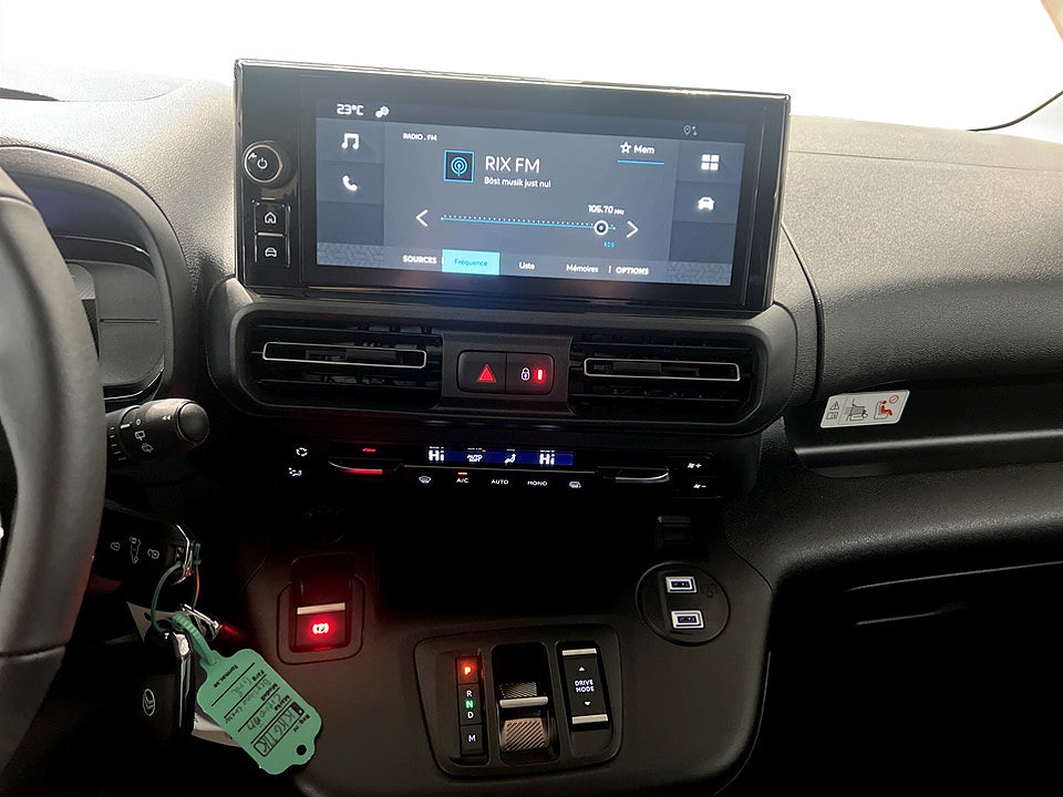 Bild på Citroën Berlingo Crew Cab 130hk Aut - EDITION! SERVICE & V-HJUL INGÅR!