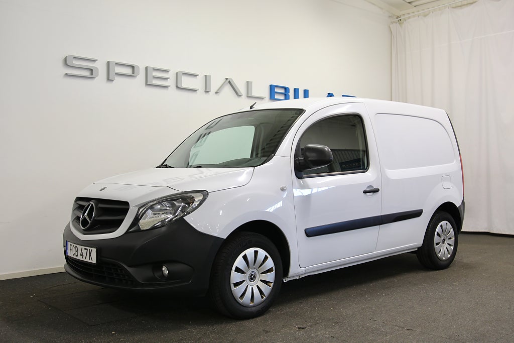 Mercedes-Benz Citan 109 CDI 3-sits Dragkrok Moms