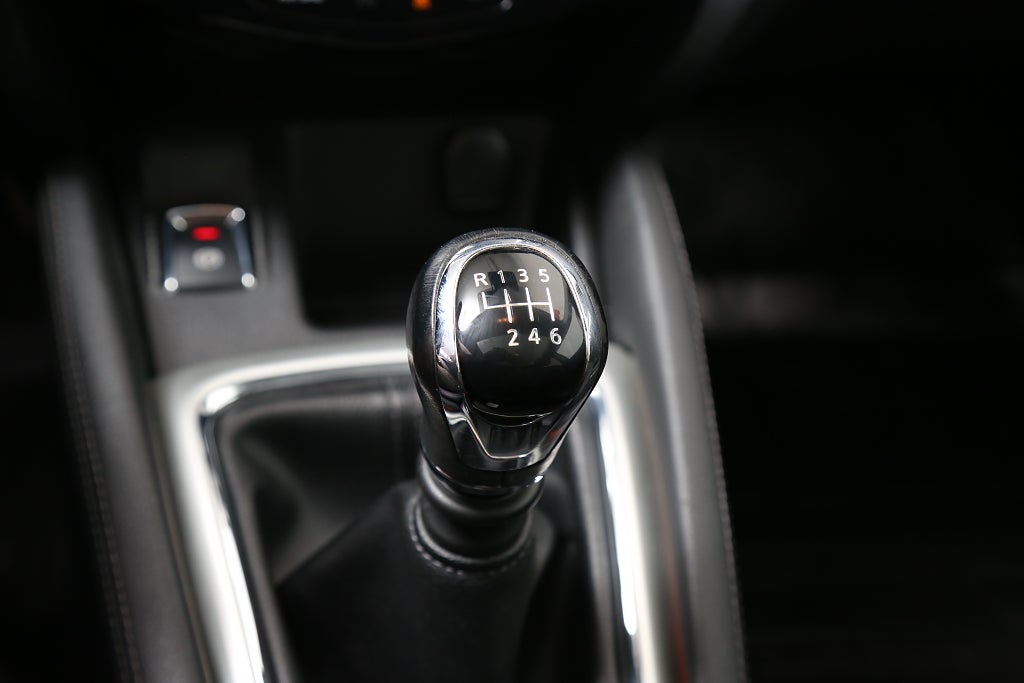 Nissan Qashqai 1,2 DIG-T Tekna Panorama Navi 360°-kamera 2015
