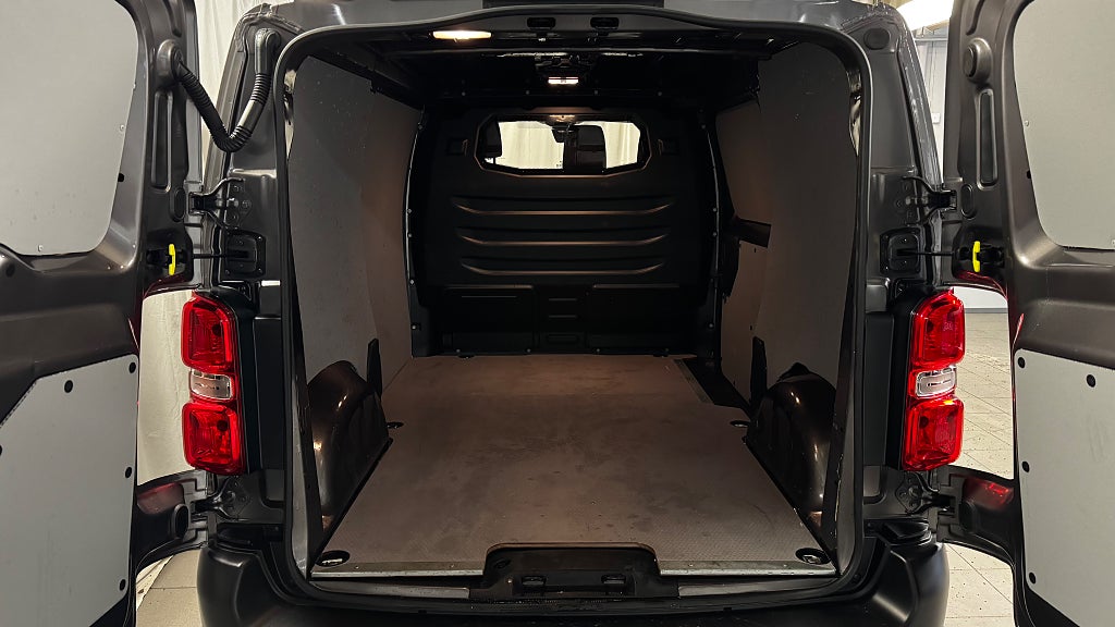 Citroën E-JUMPY L2 75kwh DEMO Backkamera Navi Dragkrok bild 8