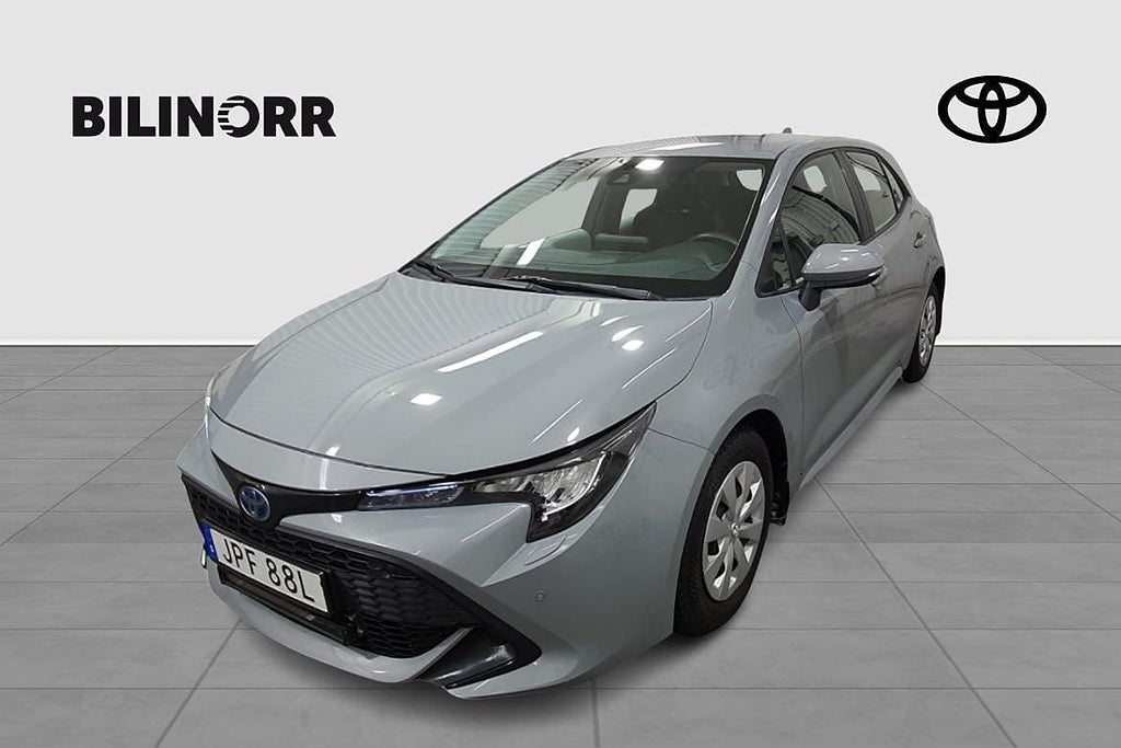 Toyota Corolla Hybrid 1,8 5D LIFE V-HJUL