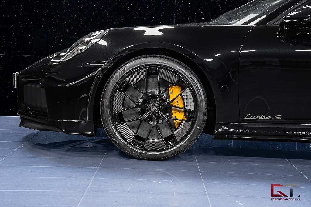 Porsche 911 992.2 Turbo S Cab MOMS Carbon Rims Lift ACC