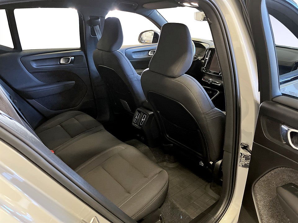 Bild på Volvo XC40 Core Recharge Single Motor 230hk Aut B-KAMERA CARPLAY