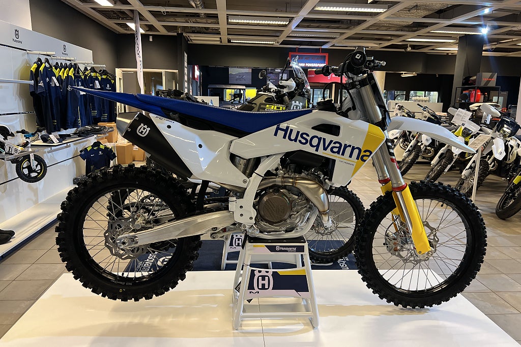 Husqvarna FC 450 2027 *Finns i lager* 