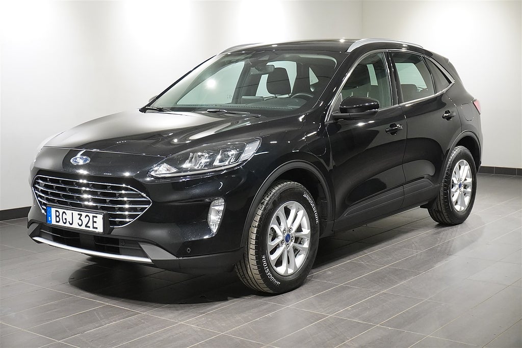 Ford Kuga 0,95% ränta Plug-In Hybrid Titanium Vinterpaket B-Kamera