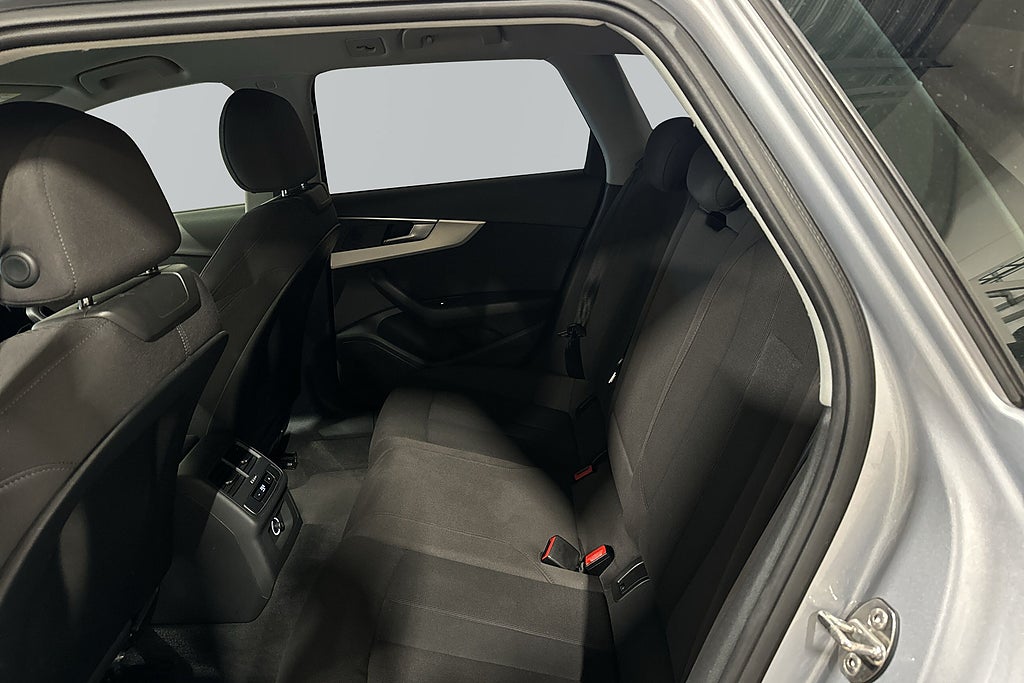 Audi A4 Avant 2.0 TDI Q S Tronic Cockpit GPS Dragkrok MoK