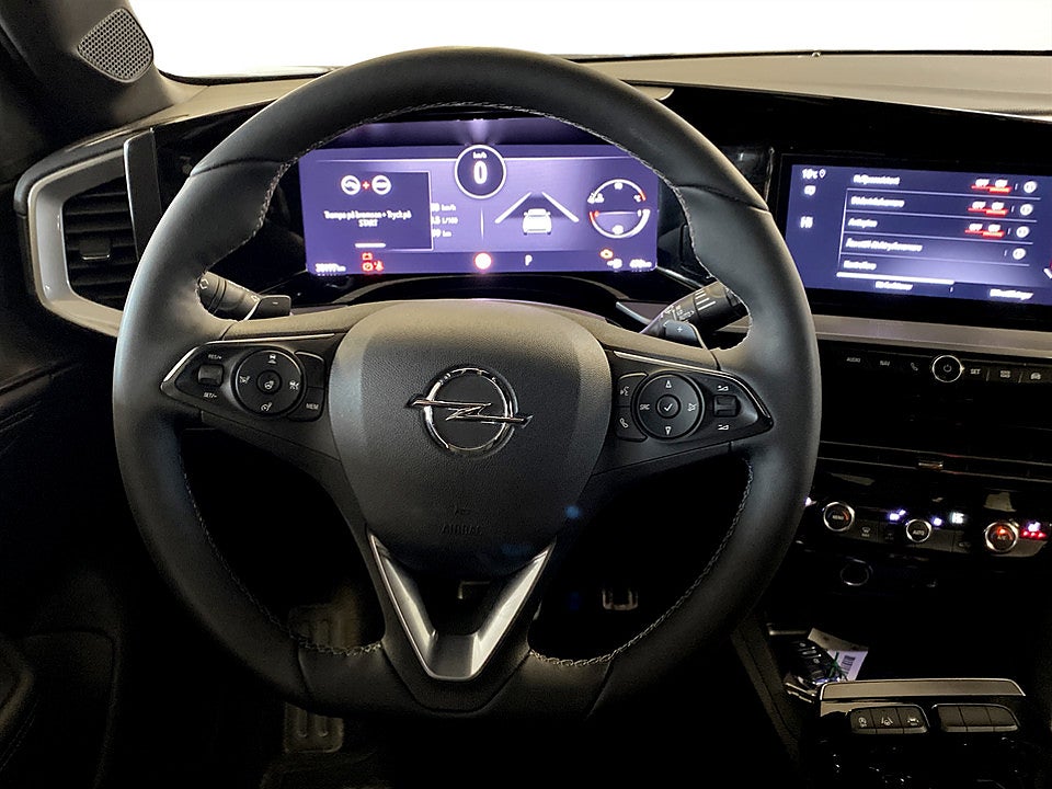 Bild på Opel Mokka Ultimate 1.2 PT 130hk Aut B-KAMERA CARPLAY