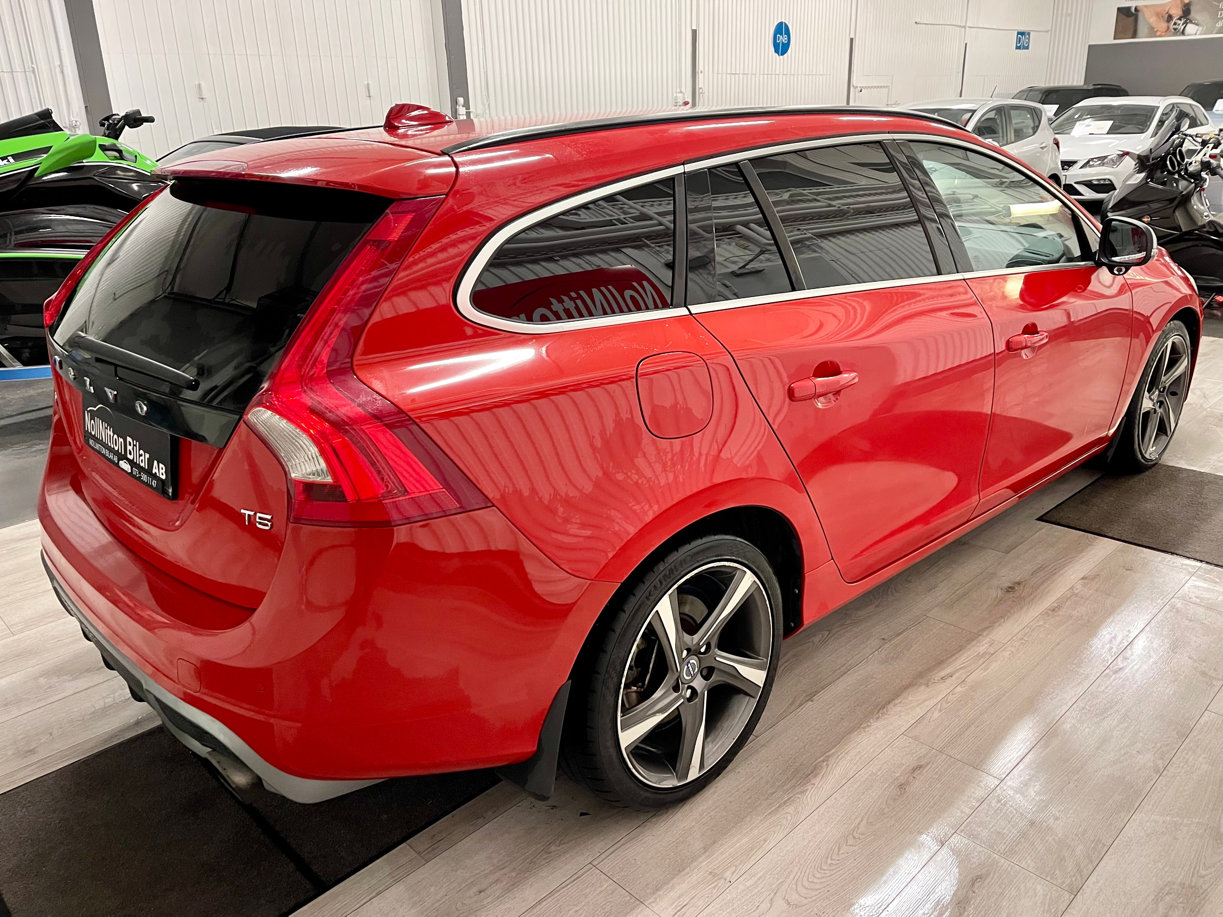 Volvo V60 T5 Momentum, R-Design Euro 5 2011, photo 7/43