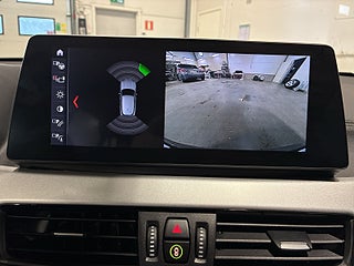 BMW X2 xDrive25e Aut Advantage Kamera Värmare HuD Skinn S&V – bild 18