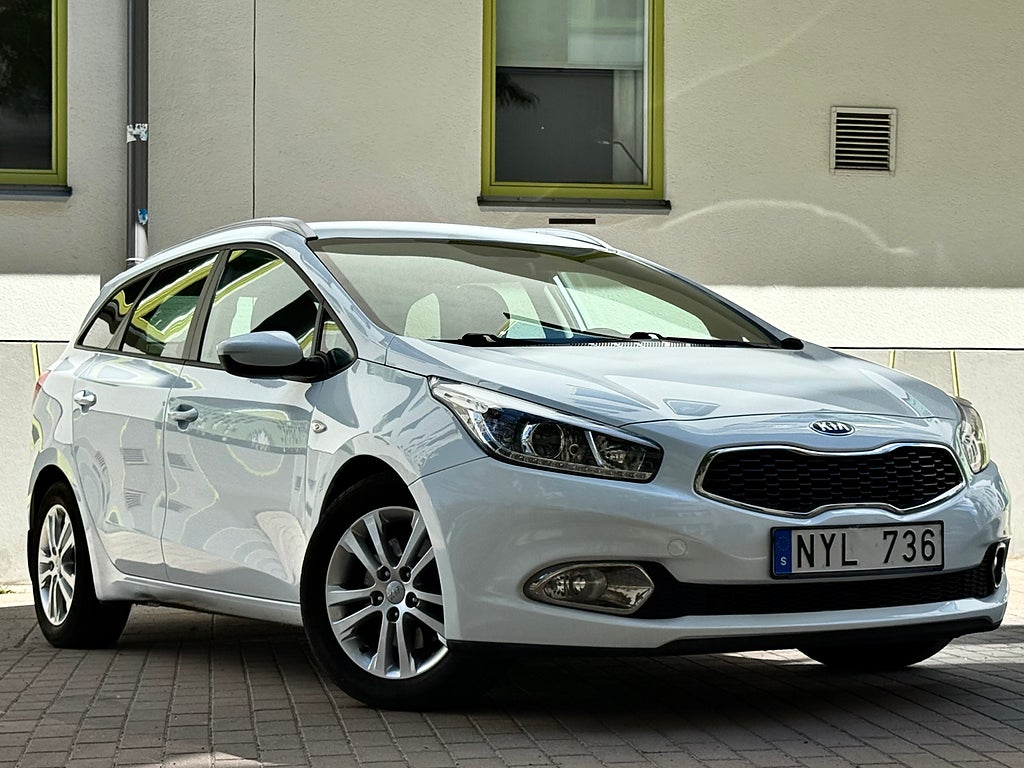 Kia Ceed cee'd_sw 1.4 CRDi EX Låga mil Ny-serv.