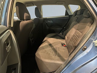 Toyota Auris 1.2 Turbo Active Kamkedja Mvärm Kamera Extraljus SoV – bild 13