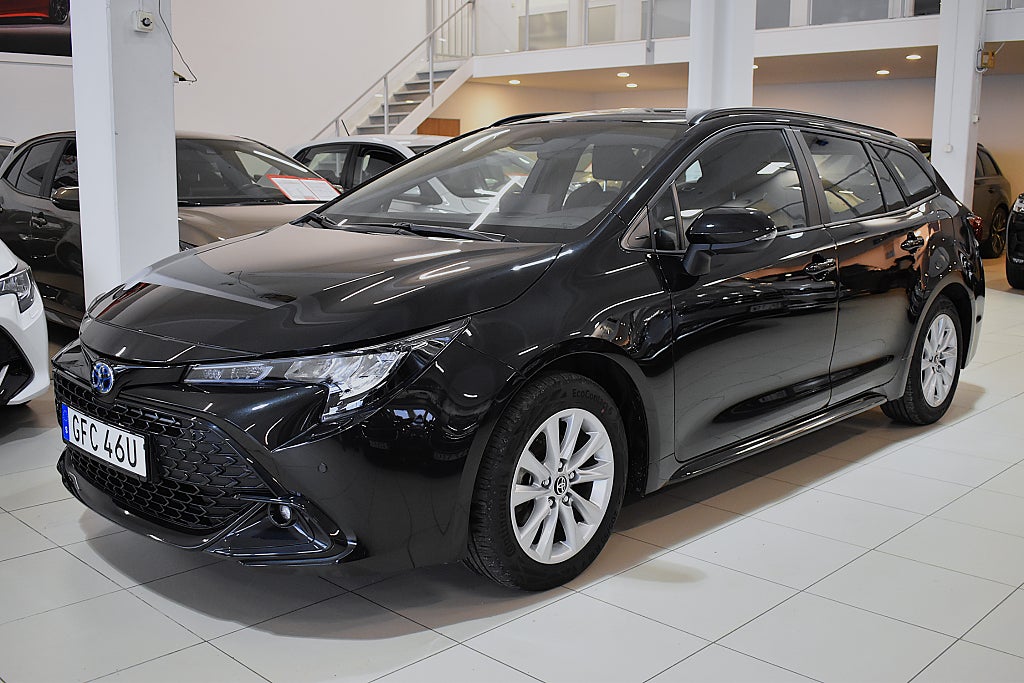Toyota Corolla Touring Hybrid B-kam LED Carplay 4.95% RÄNTA