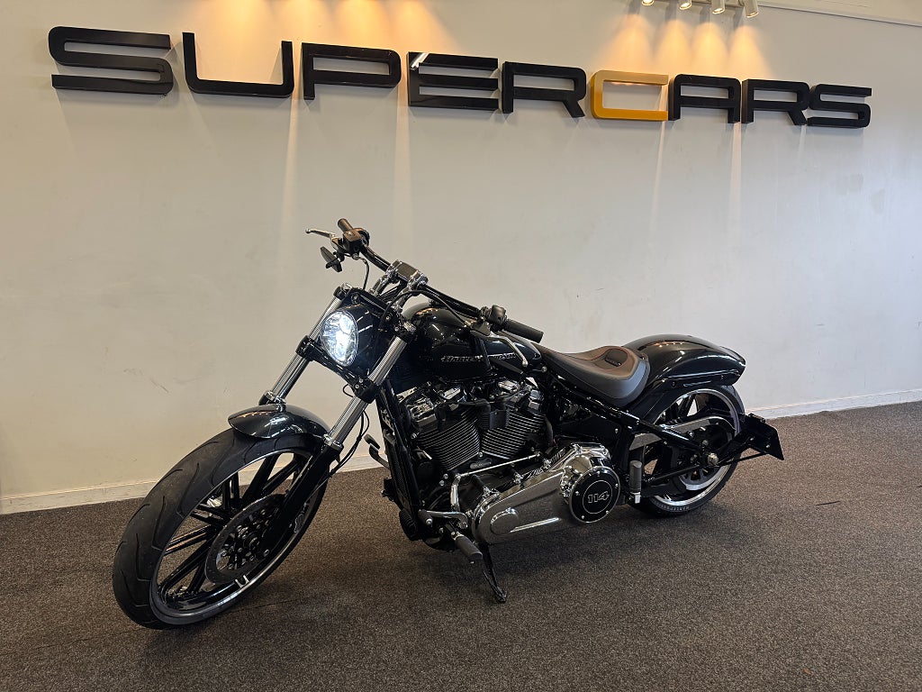 Harley-Davidson BREAKOUT 114 Svensksåld 435mil Luft & Buller
