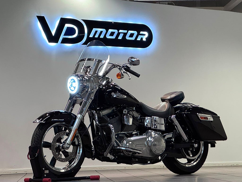 Harley-Davidson Switchback 103 Cui V&H SE´ Bänkad LED Saddlemen ABS *SE UTR*